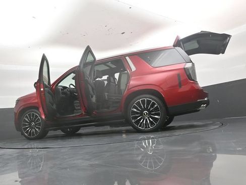 Used 2025 Chevrolet Tahoe High Country AWD/4WD image 58
