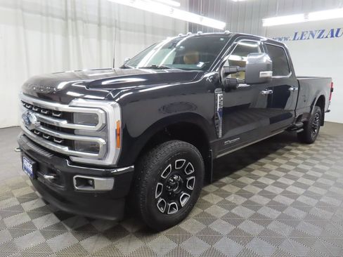 Used 2023 Ford F250 Platinum w/ FX4 Off-Road Package AWD/4WD image 7