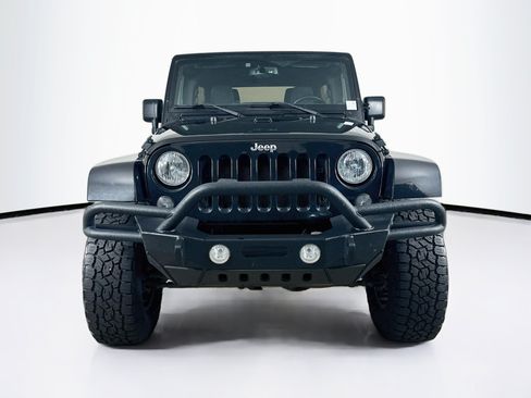 Used 2015 Jeep Wrangler Unlimited Sahara w/ Connectivity Group AWD/4WD image 2