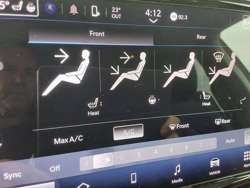 Used 2024 Chrysler Pacifica Touring-L FWD image 33