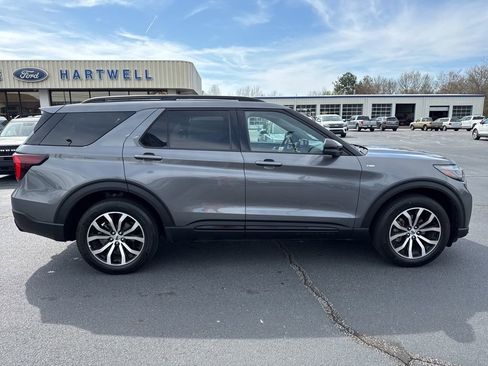 Certified 2025 Ford Explorer ST-Line AWD/4WD image 26