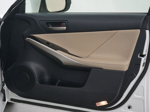 Used 2018 Lexus IS 300 300 w/ Comfort Package image 9