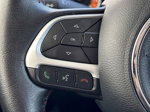 Used 2017 Jeep Renegade Trailhawk AWD/4WD image 26