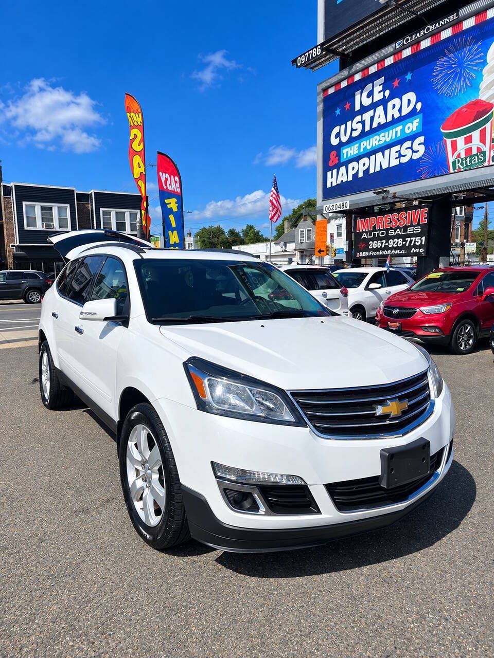 Used 2017 Chevrolet Traverse LT w/ Style and Technology Package AWD/4WD image 1