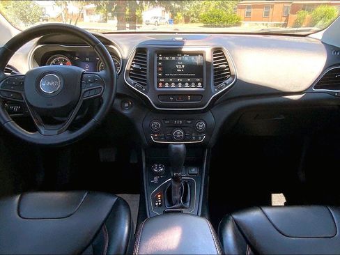 Used 2021 Jeep Cherokee Trailhawk w/ Comfort/Convenience Group AWD/4WD image 15