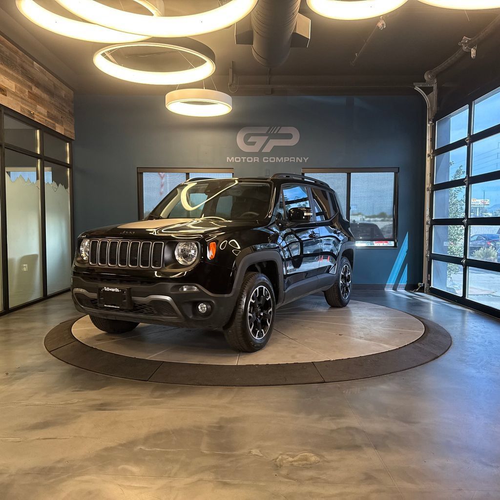 Used 2023 Jeep Renegade Latitude AWD/4WD image 7