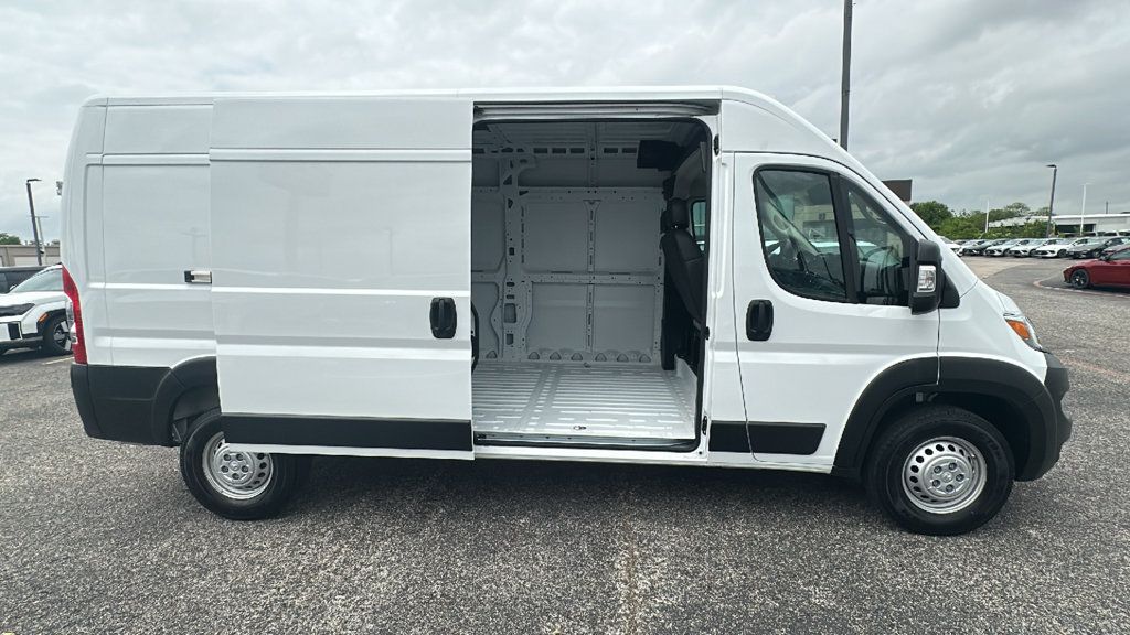 Used 2026 RAM ProMaster 2500 w/ Convenience Group FWD image 16