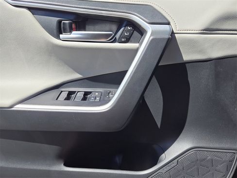 Used 2023 Toyota RAV4 Limited image 24