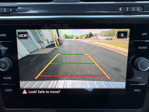 Used 2023 Volkswagen Tiguan SE AWD/4WD image 25