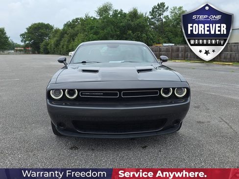 Used 2023 Dodge Challenger SXT RWD image 10