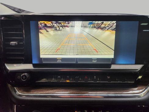 Used 2024 Chevrolet Silverado 1500 LT image 29