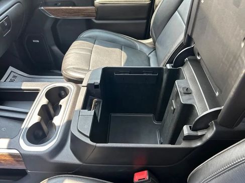 Used 2019 Chevrolet Silverado 1500 High Country w/ High Country Premium Package AWD/4WD image 21