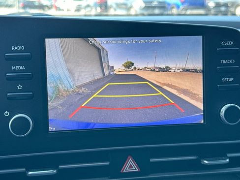 Used 2022 Hyundai Elantra SEL FWD image 18