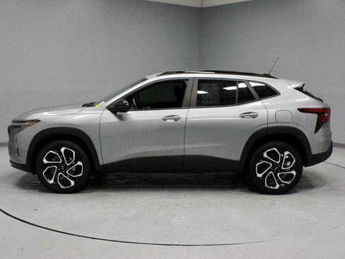 Used 2024 Chevrolet Trax RS FWD image 7