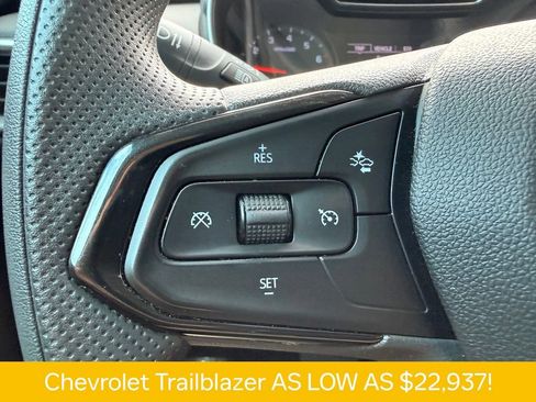 Used 2023 Chevrolet TrailBlazer LT FWD image 22
