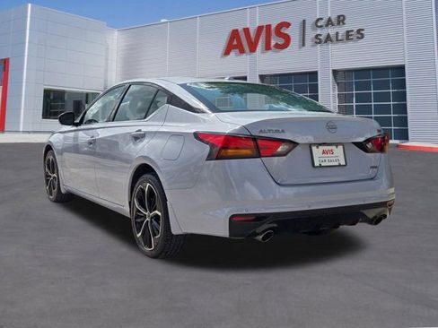 Used 2025 Nissan Altima 2.5 SR w/ SR Premium Package AWD/4WD image 10