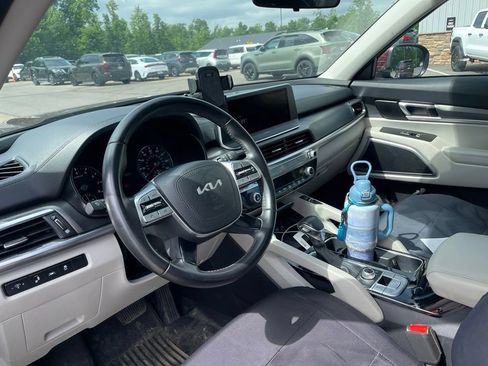 Used 2022 Kia Telluride S AWD/4WD image 6