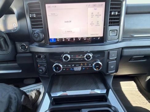 Certified 2025 Ford F250 Platinum AWD/4WD image 24