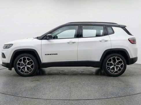 Used 2025 Jeep Compass Limited image 5