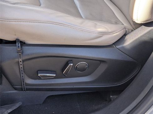 Used 2020 Ford Explorer Limited image 11