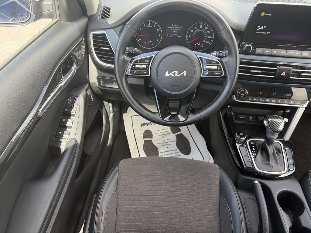 Used 2022 Kia Seltos S FWD image 15