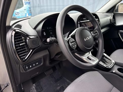Used 2023 Kia Soul S FWD image 23