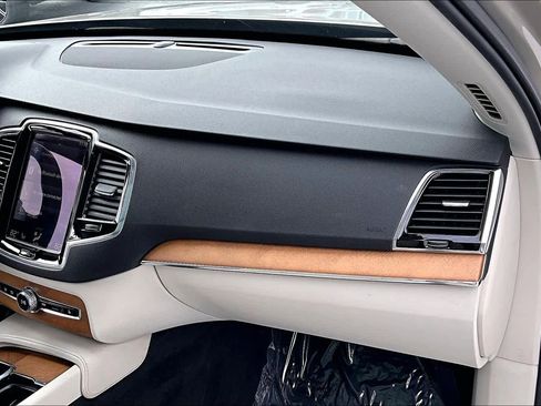 Used 2018 Volvo XC90 T6 Inscription w/ Convenience Package image 17