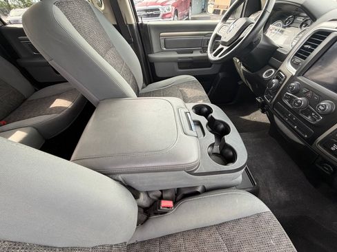 Used 2019 RAM 1500 Classic SLT w/ Black Appearance Group AWD/4WD image 28