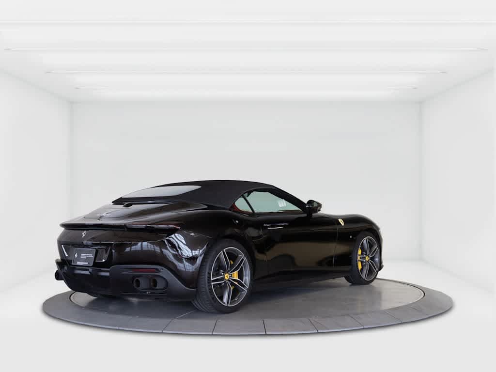Used 2025 Ferrari Roma Spider RWD image 5