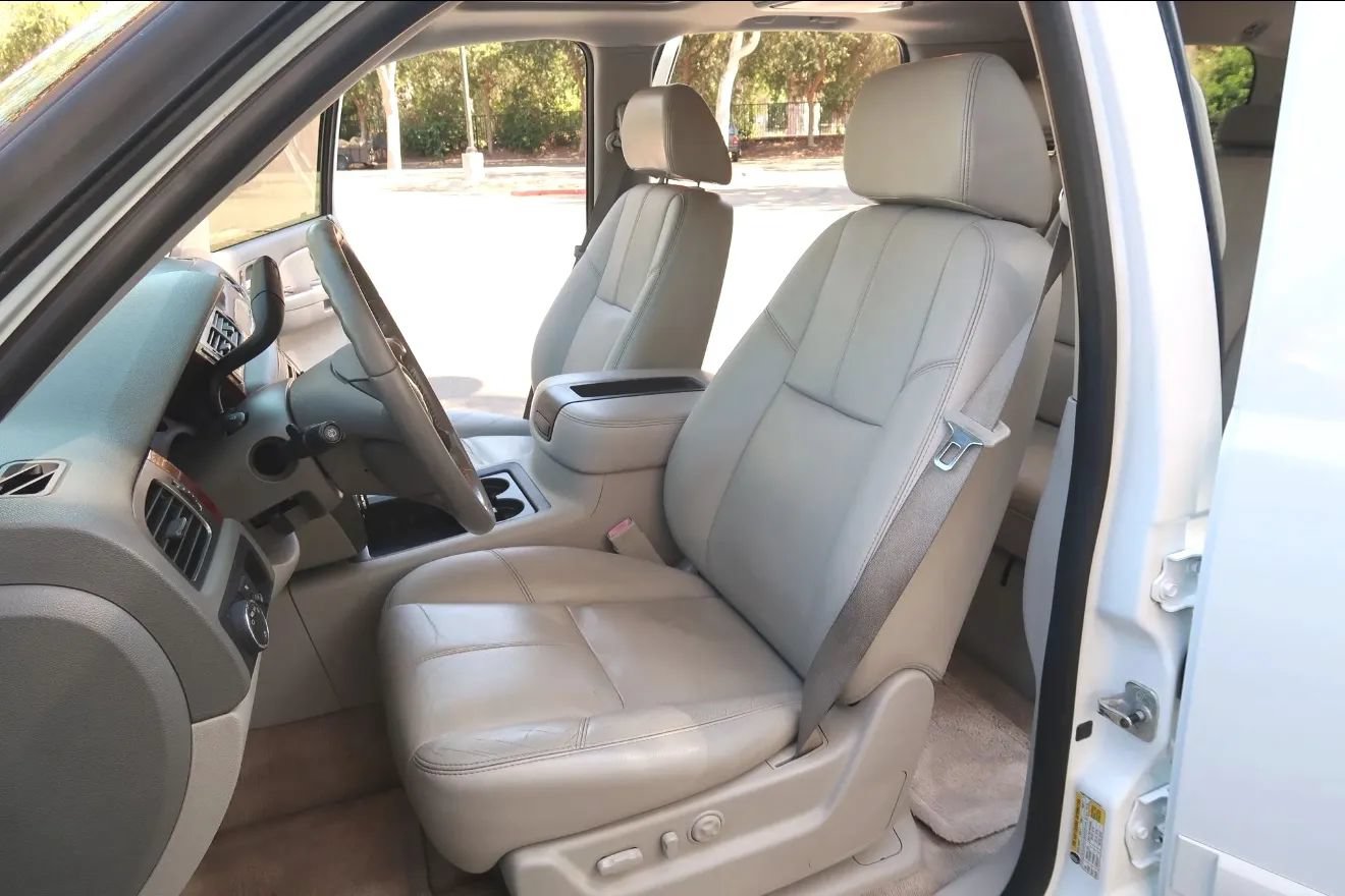 Used 2007 Chevrolet Suburban LTZ w/ LTZ Preferred Equipment Group RWD image 16