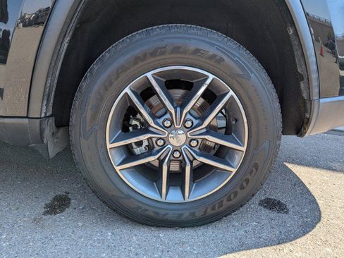 Used 2018 Jeep Grand Cherokee Limited w/ Luxury Group II AWD/4WD image 28