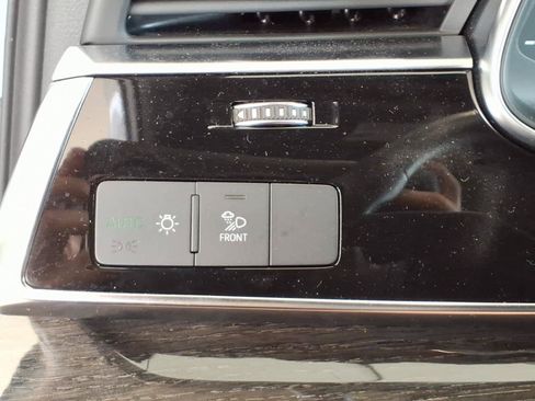 Used 2023 Audi Q7 3.0T Premium Plus w/ Premium Plus Package AWD/4WD image 11
