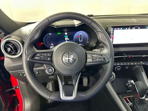 Used 2024 Alfa Romeo Tonale Ti w/ Premium Interior Package AWD/4WD image 14