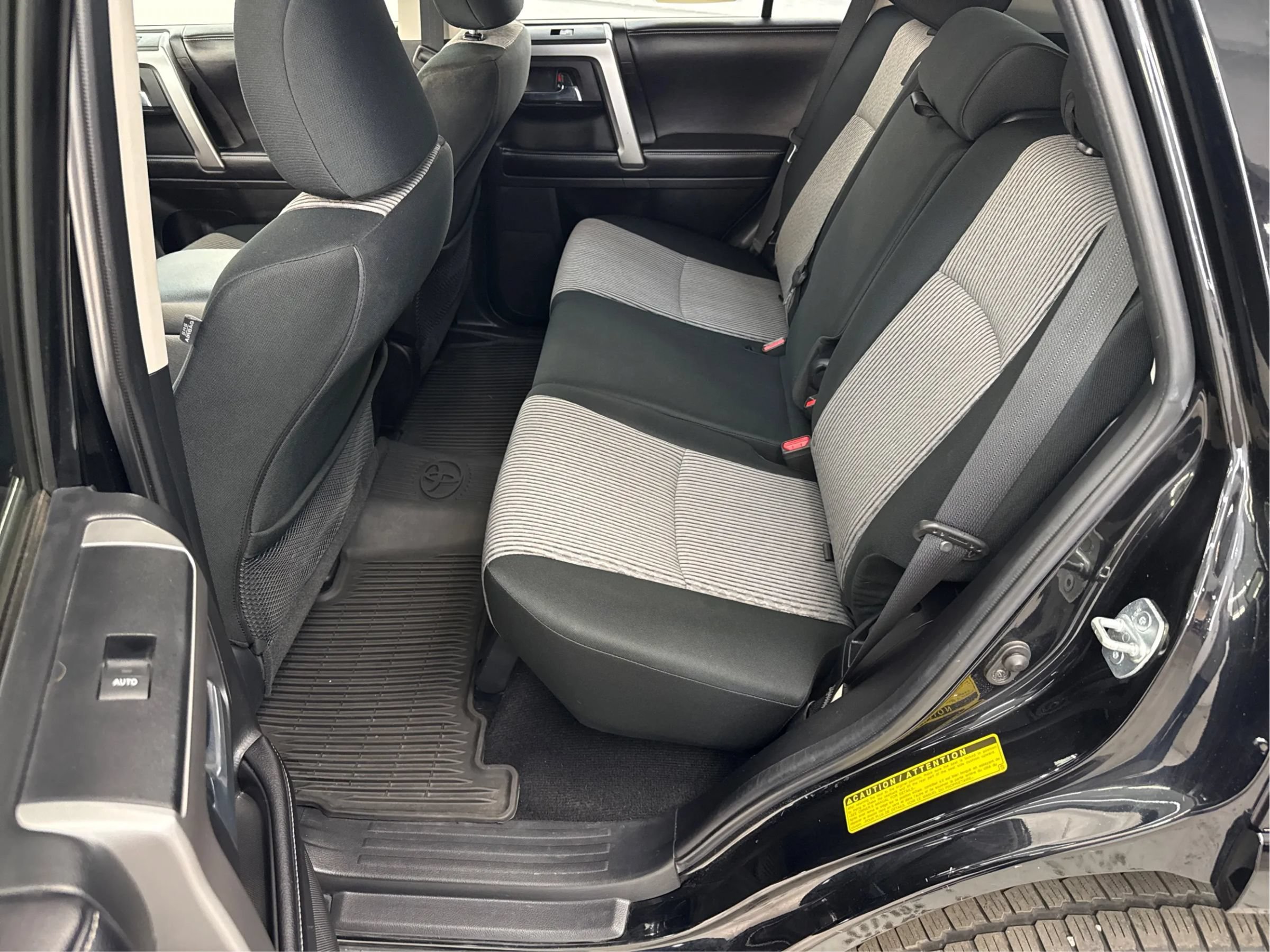 Used 2017 Toyota 4Runner SR5 AWD/4WD image 14