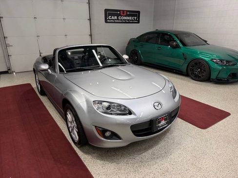 Used 2011 MAZDA MX-5 Miata Sport RWD image 10