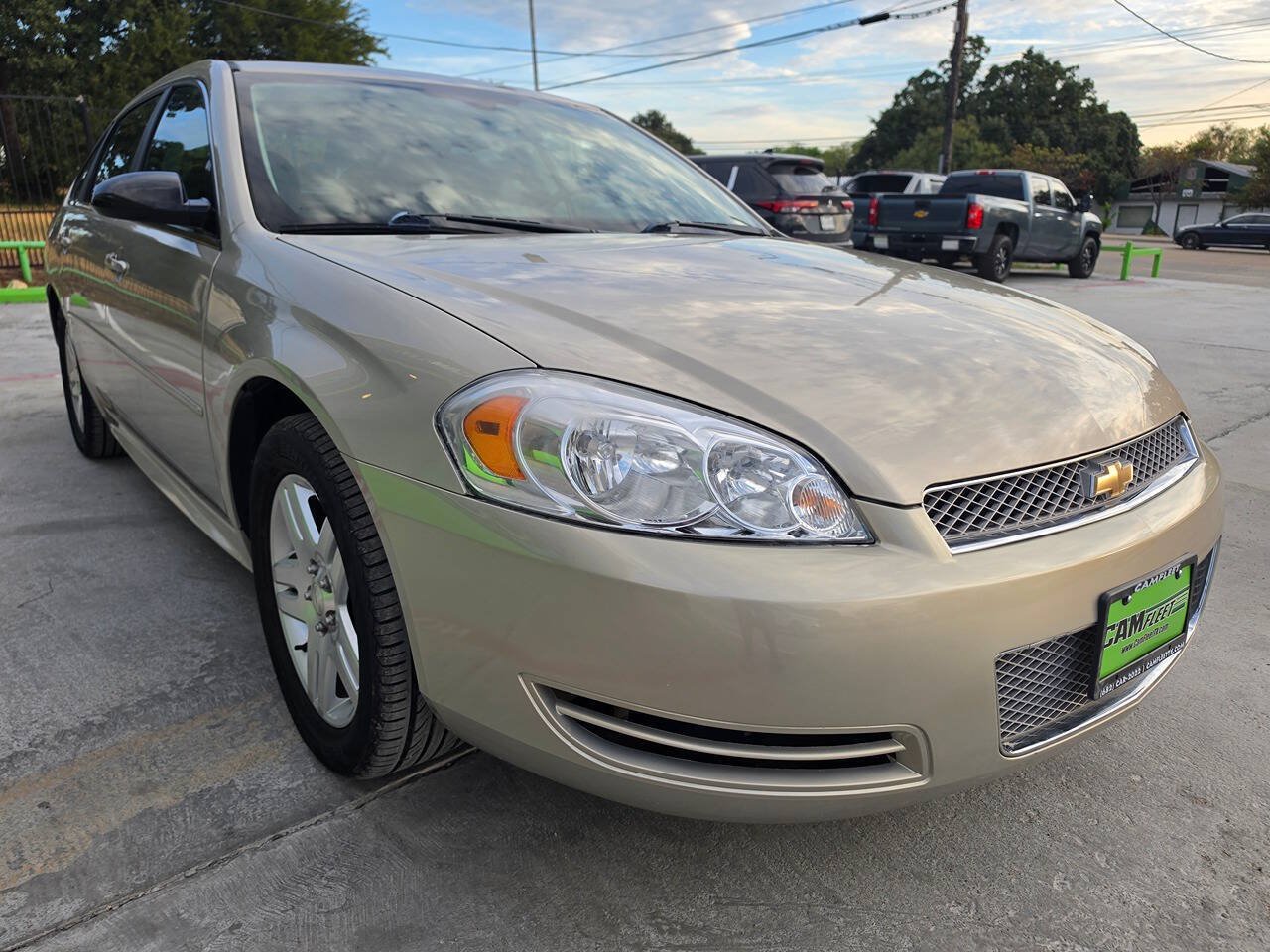 Used 2012 Chevrolet Impala LT w/ LT Sunroof Package FWD image 3