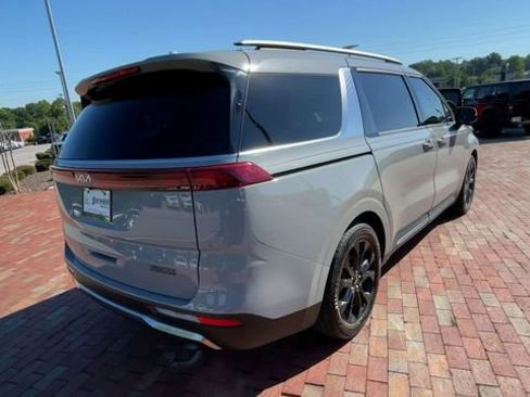 Used 2024 Kia Carnival SX FWD image 9