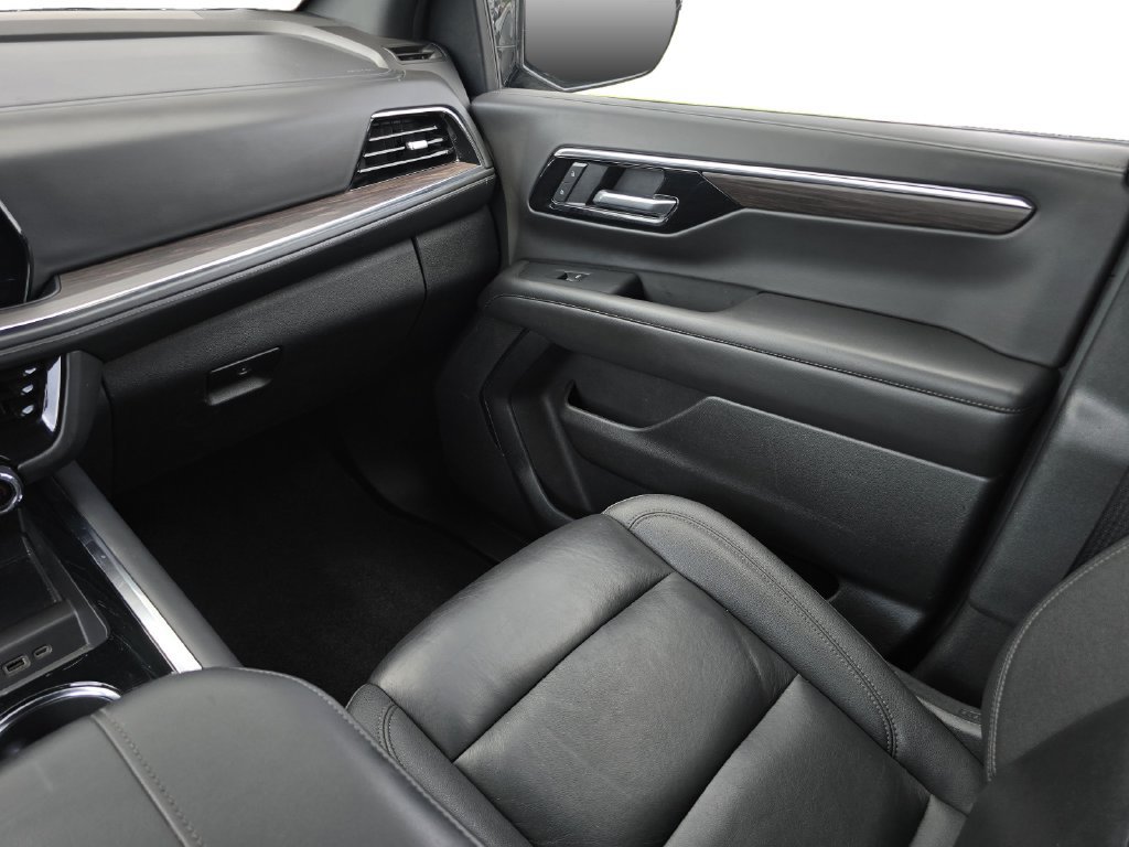 Used 2025 Chevrolet Tahoe Z71 AWD/4WD image 20