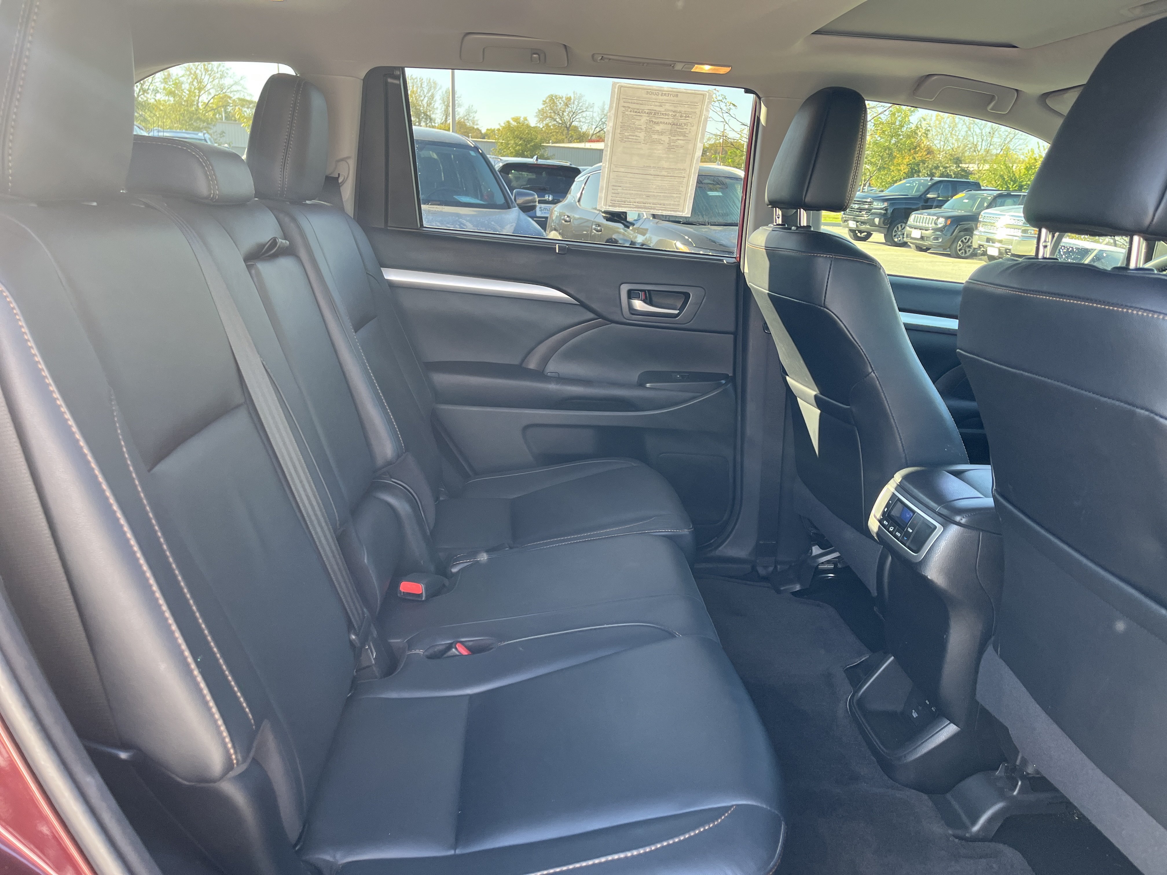 Used 2018 Toyota Highlander XLE FWD image 20