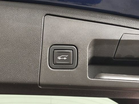 Used 2020 Cadillac XT4 Premium Luxury image 22