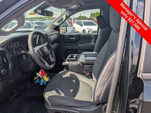 Used 2022 Chevrolet Silverado 1500 Custom w/ Safety Confidence Package AWD/4WD image 16