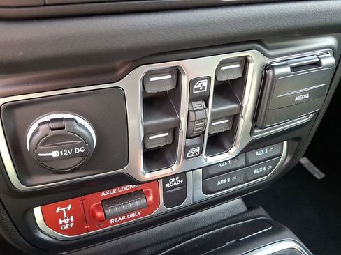 New 2026 Jeep Gladiator Mojave AWD/4WD image 18
