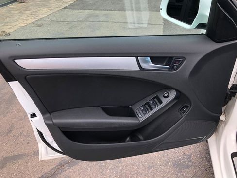 Used 2009 Audi A4 2.0T Premium image 10