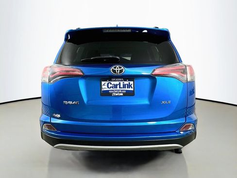 Used 2018 Toyota RAV4 XLE FWD image 7
