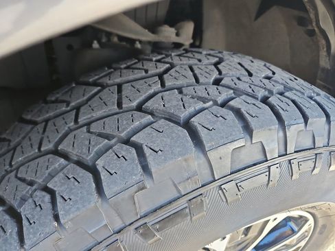 Certified 2022 Nissan Titan SV image 28