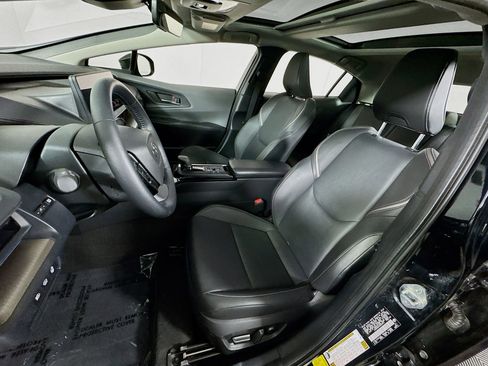 Used 2025 Toyota Prius XLE image 13