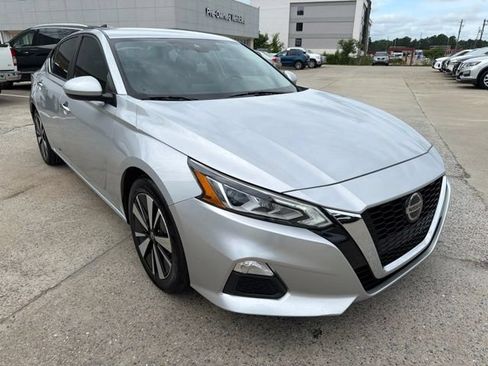 Used 2022 Nissan Altima 2.5 SV FWD image 4