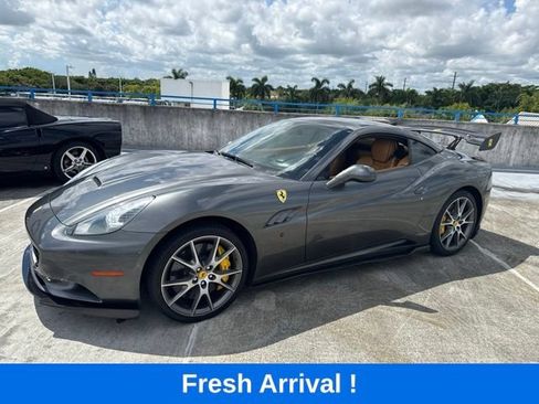 Used 2010 Ferrari California RWD image 1