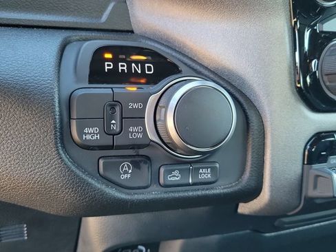 Certified 2025 RAM 1500 Warlock AWD/4WD image 18