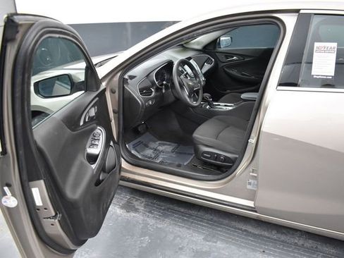 Used 2024 Chevrolet Malibu LT image 12